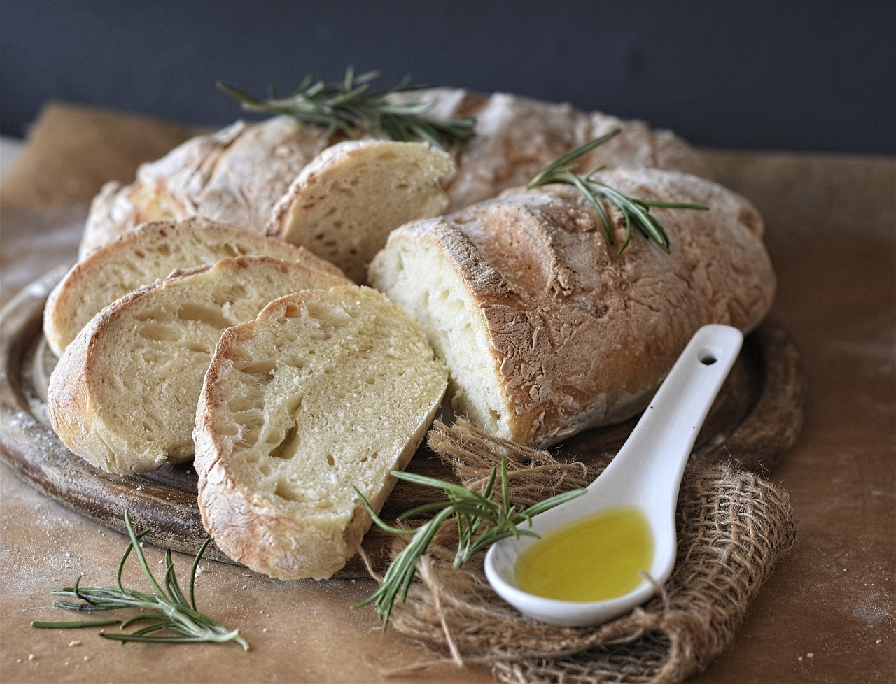 bread loaf by pixabay
